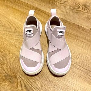 Vans ultra range slip on tennis shoes